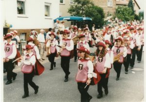 Summertime am Born mit Livemusik von Barriola @ Harheimer Born