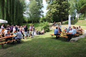 Summertime am Born mit Livemusik von Barriola @ Harheimer Born