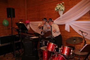 Summertime am Born mit Livemusik von Barriola @ Harheimer Born